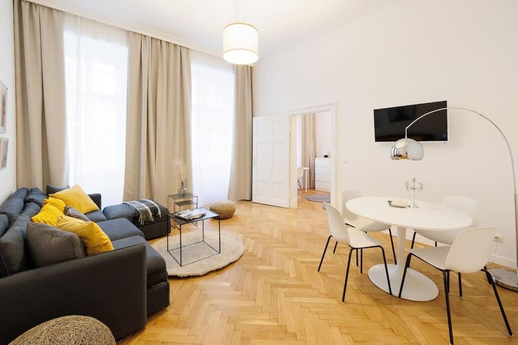 Franz 21 - Typical Viennese Apartment In The Heart Of Βιέννη Εξωτερικό φωτογραφία