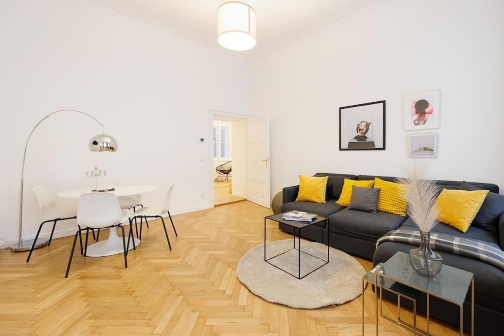 Franz 21 - Typical Viennese Apartment In The Heart Of Βιέννη Εξωτερικό φωτογραφία
