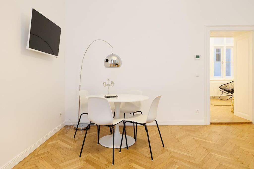 Franz 21 - Typical Viennese Apartment In The Heart Of Βιέννη Εξωτερικό φωτογραφία